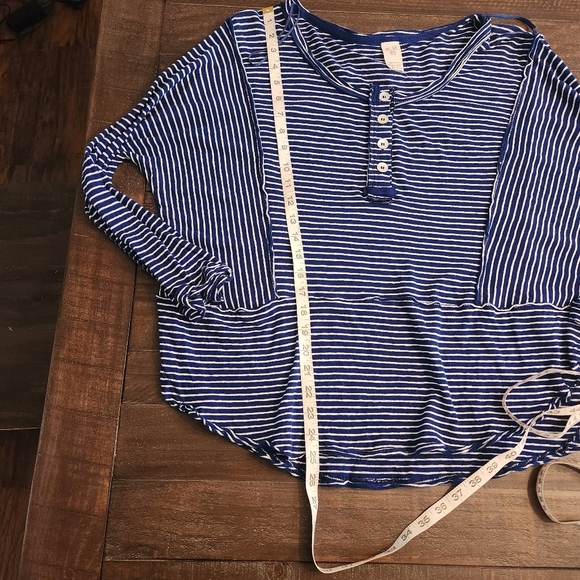 We The Free Oversized Striped Blue Long Sleeve Top Sz XS - Picture 6 of 6